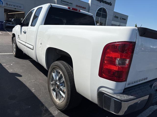 Photo of 2013 Summit White Chevrolet Silverado 1500