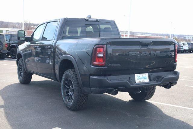 Photo of 2025 Diamond Black Crystal Pearlcoat RAM 1500