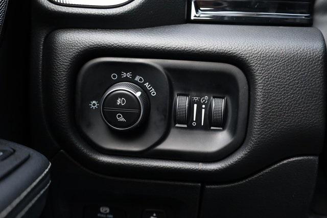 Photo of 2025 Diamond Black Crystal Pearlcoat RAM 1500
