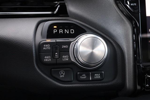 Photo of 2025 Diamond Black Crystal Pearlcoat RAM 1500