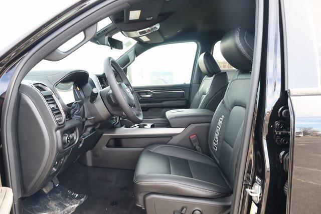 Photo of 2025 Diamond Black Crystal Pearlcoat RAM 1500