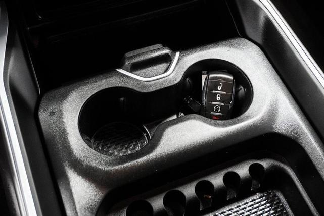 Photo of 2022 Diamond Black Crystal Pearlcoat RAM 1500