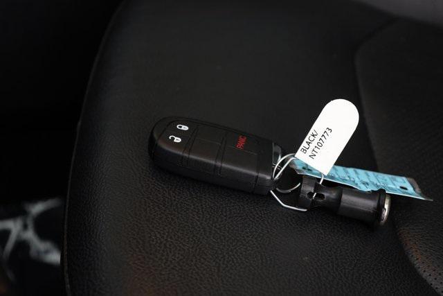 Photo of 2022 Diamond Black Crystal Pearlcoat Jeep Compass