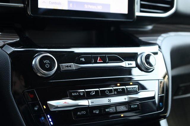 Photo of 2023 Silver Metallic Ford Explorer