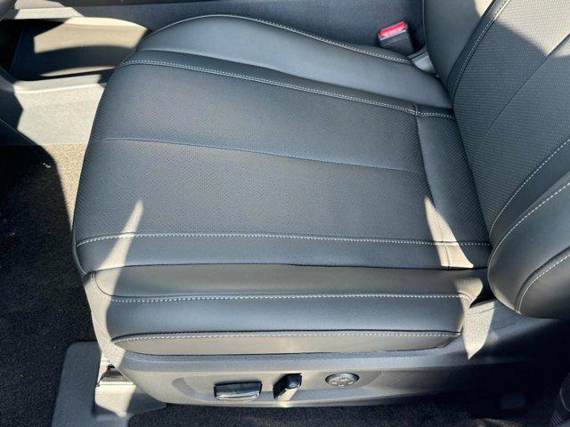 Photo of 2026 Radiant White INFINITI QX60