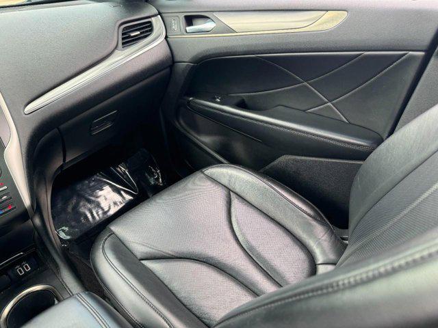 Photo of 2019 Magnetic Gray Metallic Lincoln MKC
