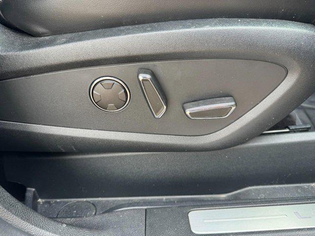 Photo of 2019 Magnetic Gray Metallic Lincoln MKC
