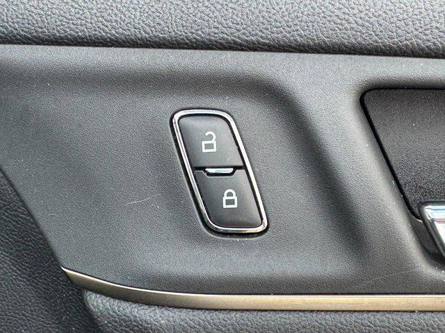 Photo of 2019 Magnetic Gray Metallic Lincoln MKC