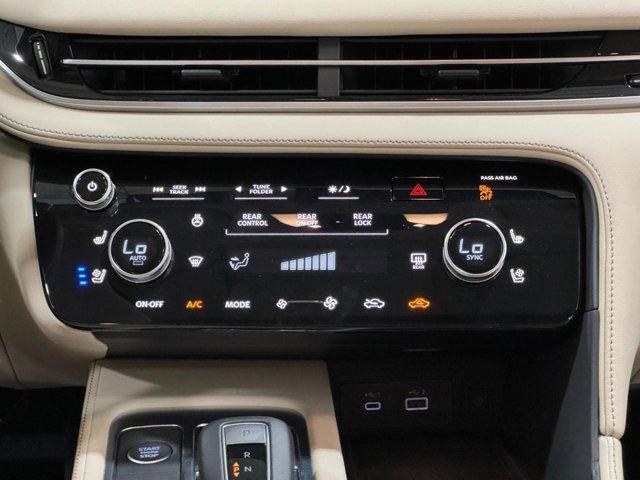 Photo of 2025 Majestic White INFINITI QX60