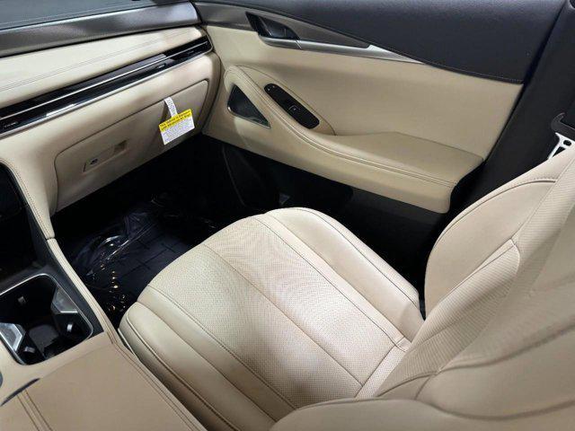 Photo of 2025 Majestic White INFINITI QX60