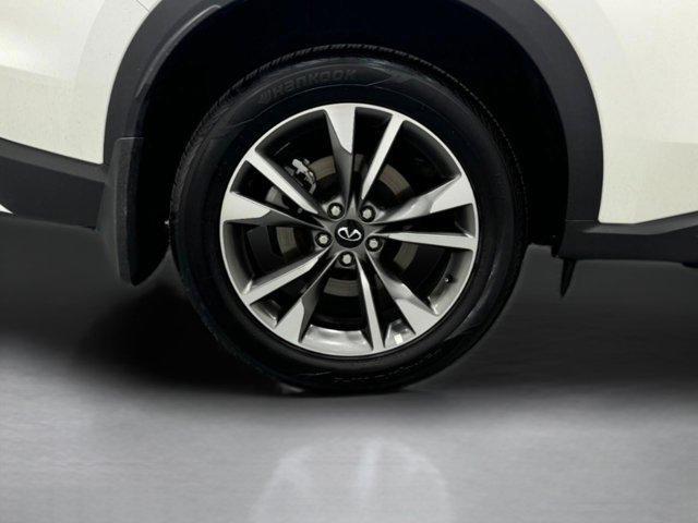 Photo of 2025 Majestic White INFINITI QX60