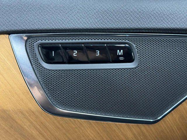 Photo of 2021 Savile Gray Metallic Volvo XC90