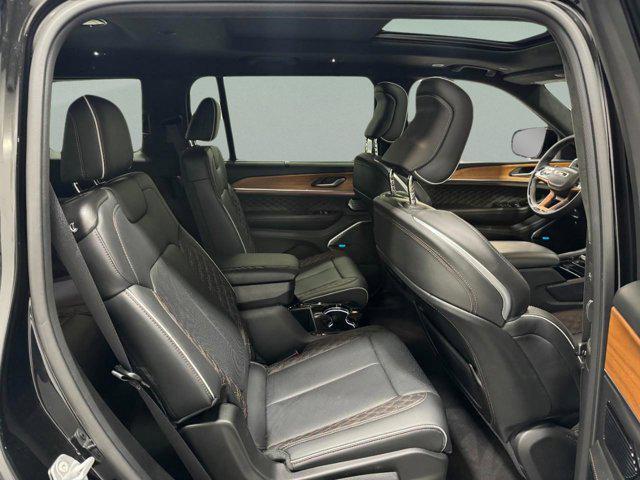 Photo of 2026 Mineral Black/Graphite Shadow INFINITI QX60