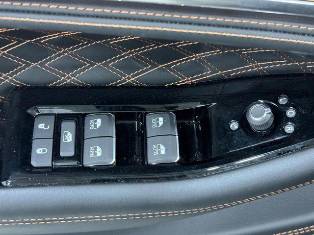 Photo of 2026 Mineral Black/Graphite Shadow INFINITI QX60