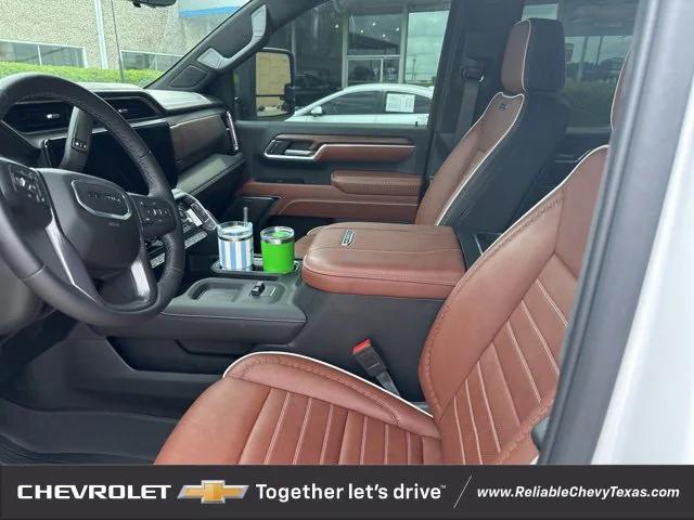 Photo of 2025 White Frost Tricoat GMC Sierra 2500