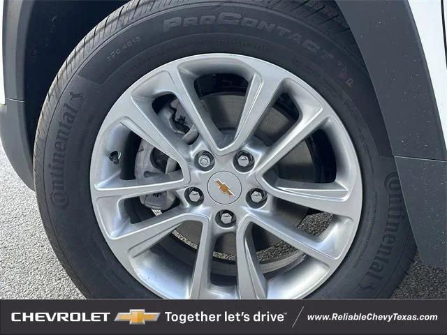 Photo of 2026 Summit White Chevrolet Trailblazer