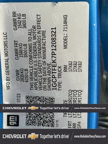 Photo of 2023 Glacier Blue Metallic Chevrolet Colorado
