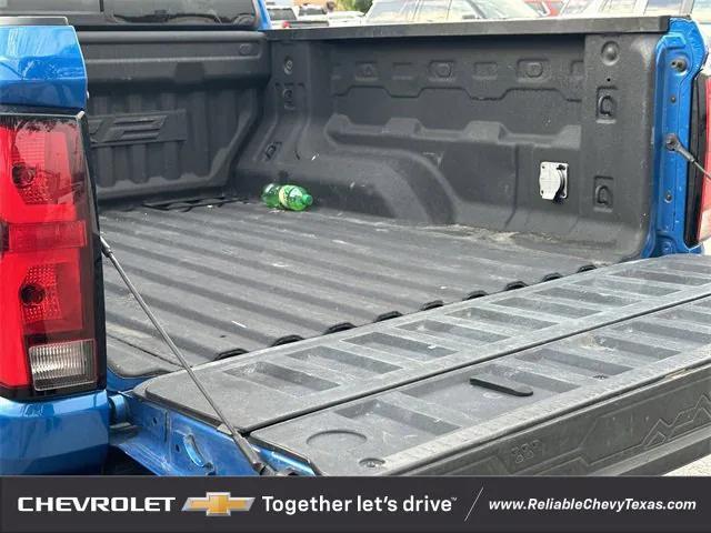Photo of 2023 Glacier Blue Metallic Chevrolet Colorado