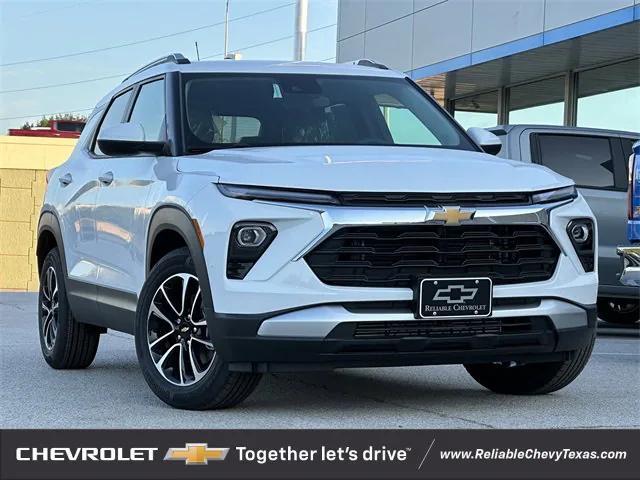 Photo of 2026 Summit White Chevrolet Trailblazer