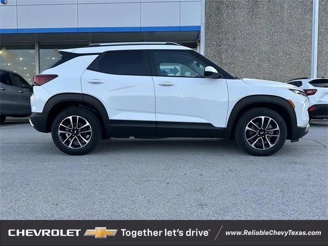 Photo of 2026 Summit White Chevrolet Trailblazer
