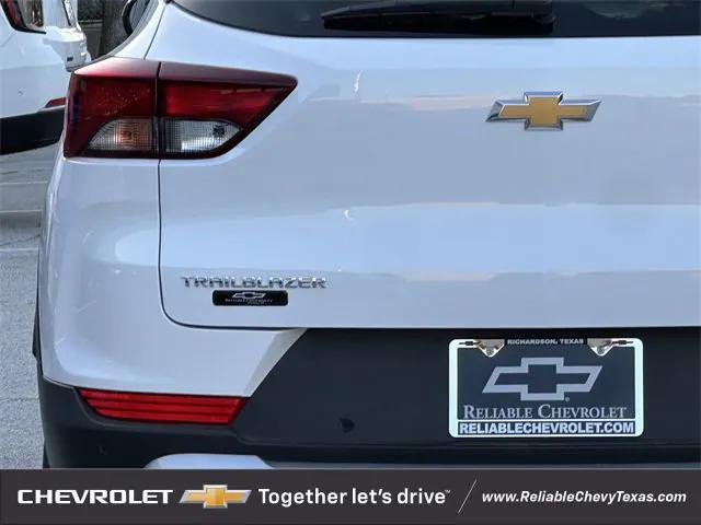 Photo of 2026 Summit White Chevrolet Trailblazer