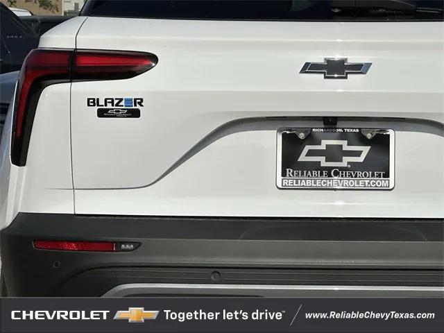 Photo of 2025 Summit White Chevrolet Blazer EV