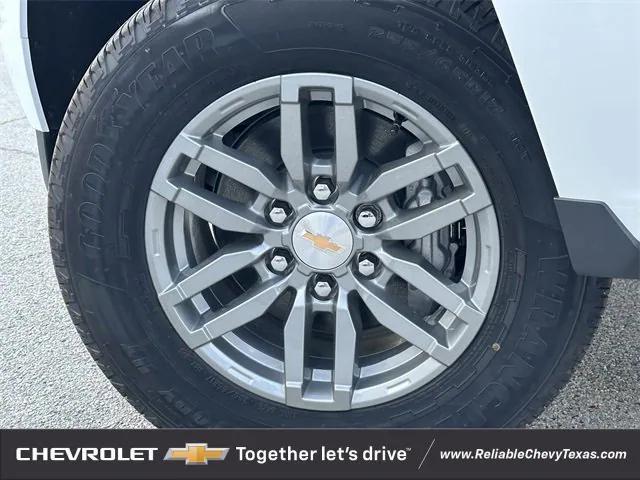 Photo of 2026 Summit White Chevrolet Colorado
