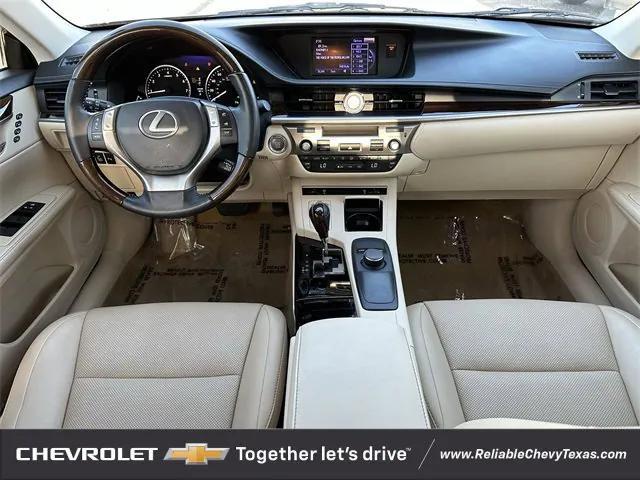 Photo of 2014 Matador Red Mica Lexus ES 350