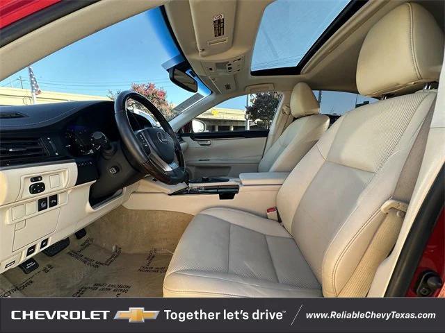 Photo of 2014 Matador Red Mica Lexus ES 350