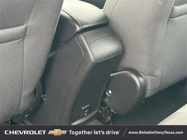 Photo of 2017 Kinetic Blue Metallic Chevrolet Cruze