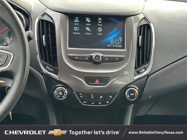 Photo of 2017 Kinetic Blue Metallic Chevrolet Cruze