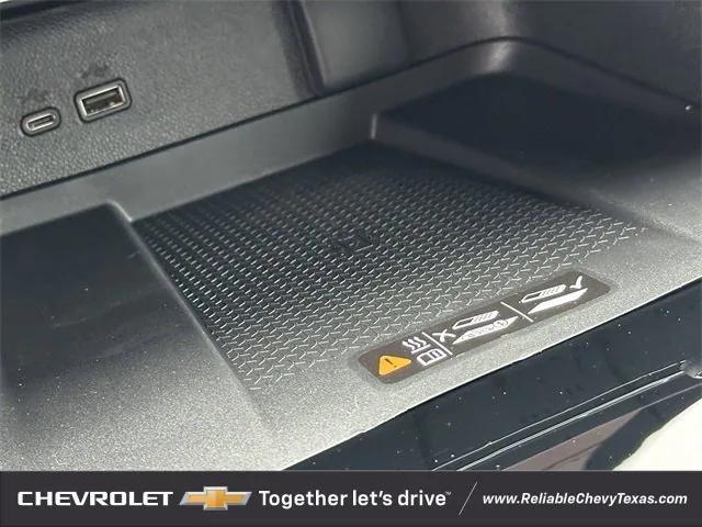 Photo of 2025 Radiant Red Tintcoat Chevrolet Traverse