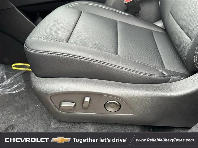 Photo of 2025 Radiant Red Tintcoat Chevrolet Traverse