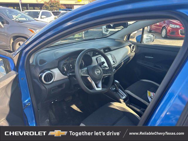 Photo of 2021 Electric Blue Metallic Nissan Versa