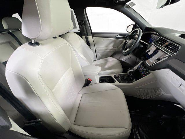 Photo of 2022 Deep Black Pearl Volkswagen Tiguan