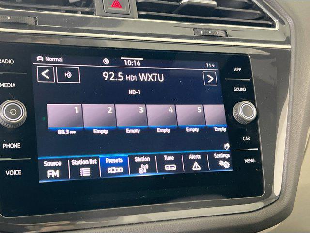 Photo of 2022 Deep Black Pearl Volkswagen Tiguan