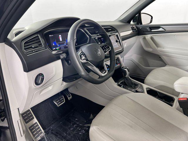Photo of 2022 Deep Black Pearl Volkswagen Tiguan
