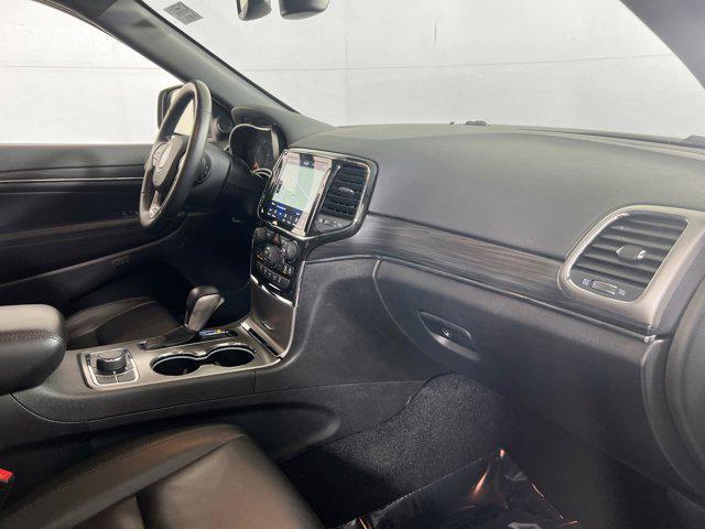 Photo of 2022 Bright White Clearcoat Jeep Grand Cherokee