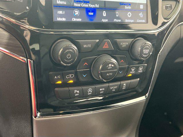 Photo of 2022 Bright White Clearcoat Jeep Grand Cherokee