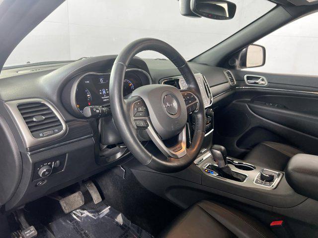 Photo of 2022 Bright White Clearcoat Jeep Grand Cherokee