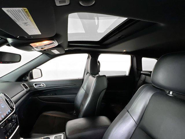 Photo of 2022 Bright White Clearcoat Jeep Grand Cherokee