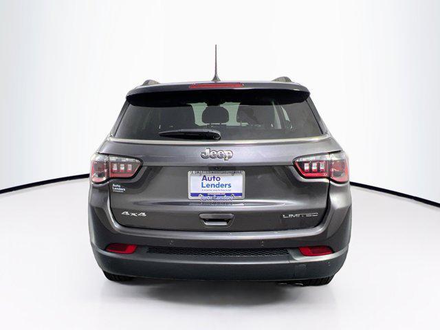Photo of 2022 Granite Crystal Metallic Clearcoat Jeep Compass