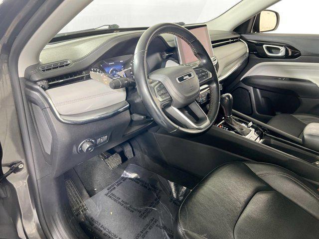 Photo of 2022 Granite Crystal Metallic Clearcoat Jeep Compass