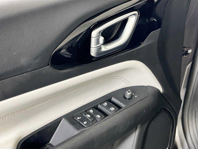 Photo of 2022 Granite Crystal Metallic Clearcoat Jeep Compass