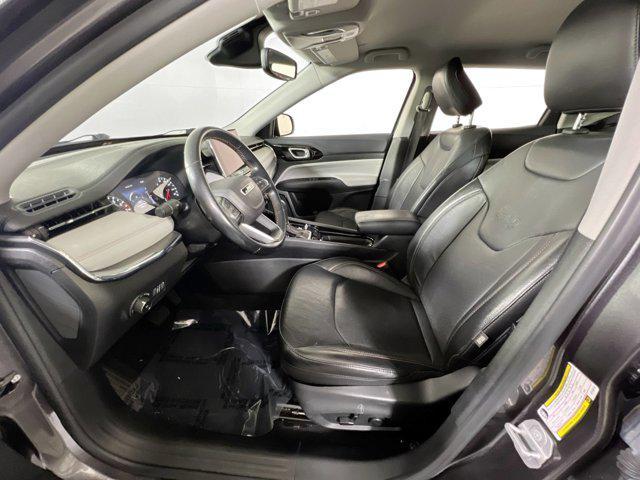 Photo of 2022 Granite Crystal Metallic Clearcoat Jeep Compass