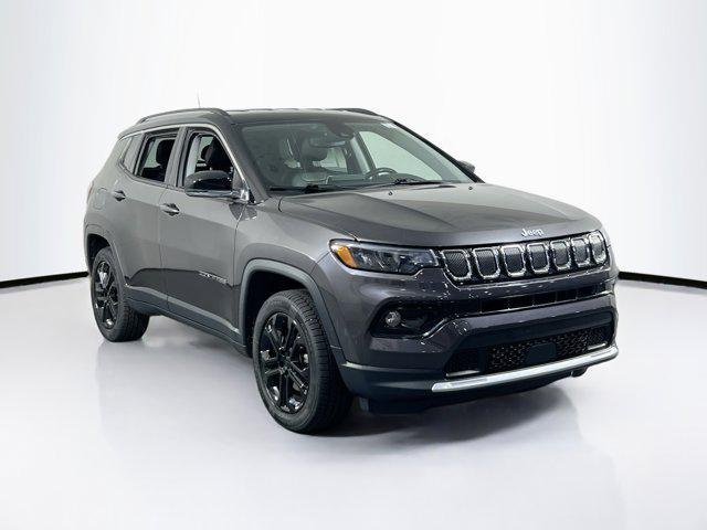 Photo of 2022 Granite Crystal Metallic Clearcoat Jeep Compass