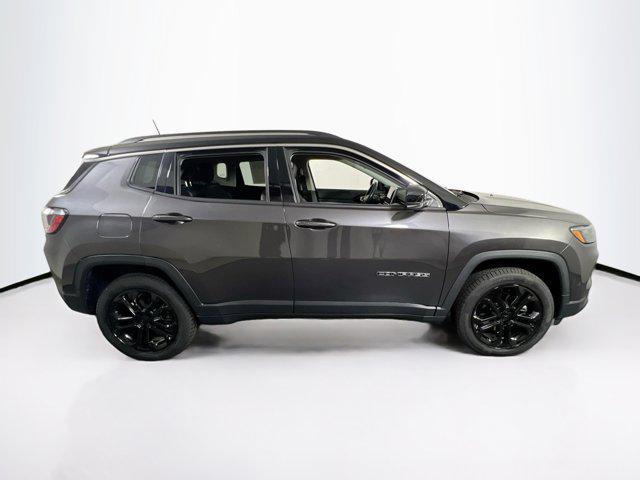 Photo of 2022 Granite Crystal Metallic Clearcoat Jeep Compass