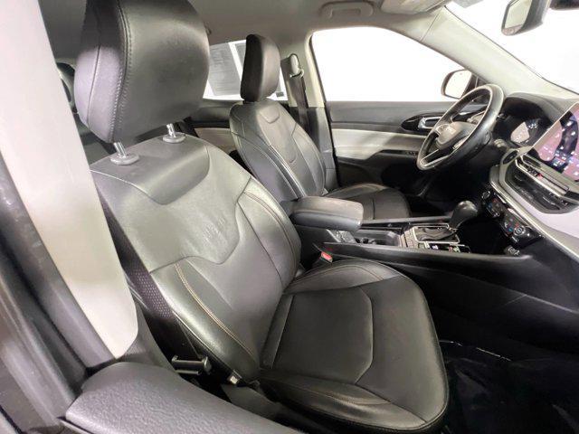 Photo of 2022 Granite Crystal Metallic Clearcoat Jeep Compass