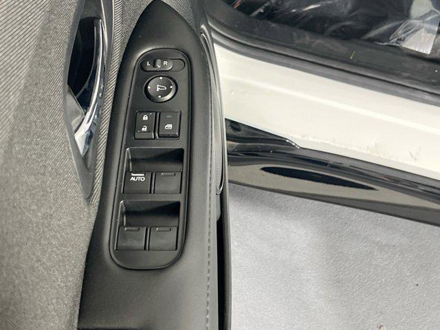 Photo of 2022 Platinum White Pearl Honda HR-V