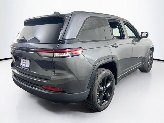 Photo of 2022 Baltic Gray Metallic Clearcoat Jeep Grand Cherokee